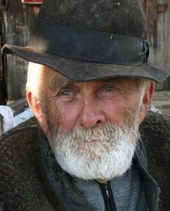 old man with hat 